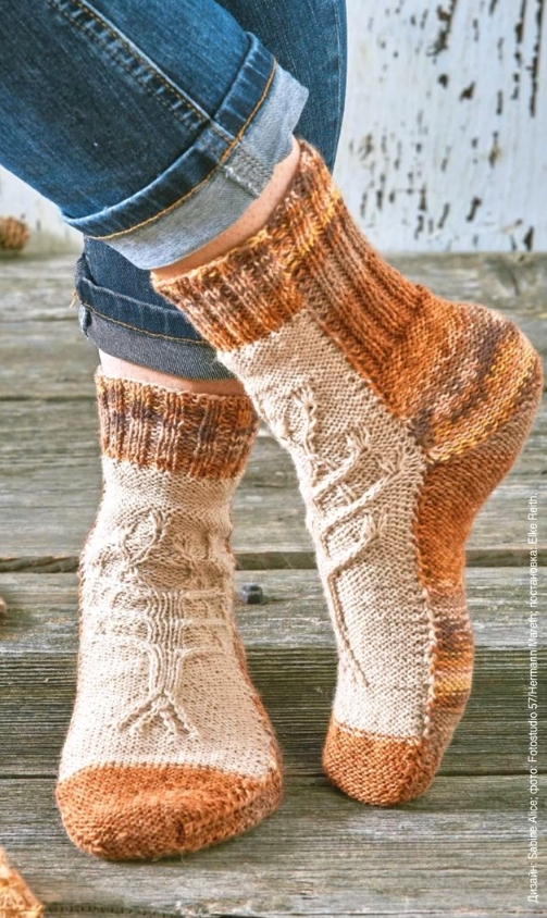 Вязаные носки спицами с аранами